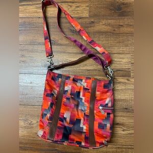 baggallini Paige Bucket Crossbody Geometric Colorful Bright Leather Strap Purse